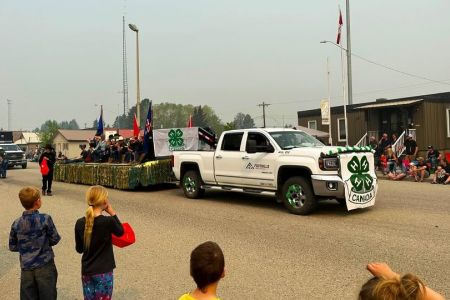 4H Parade.jpg