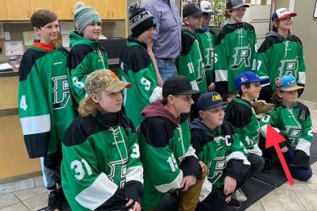 HockeyTeam.jpg